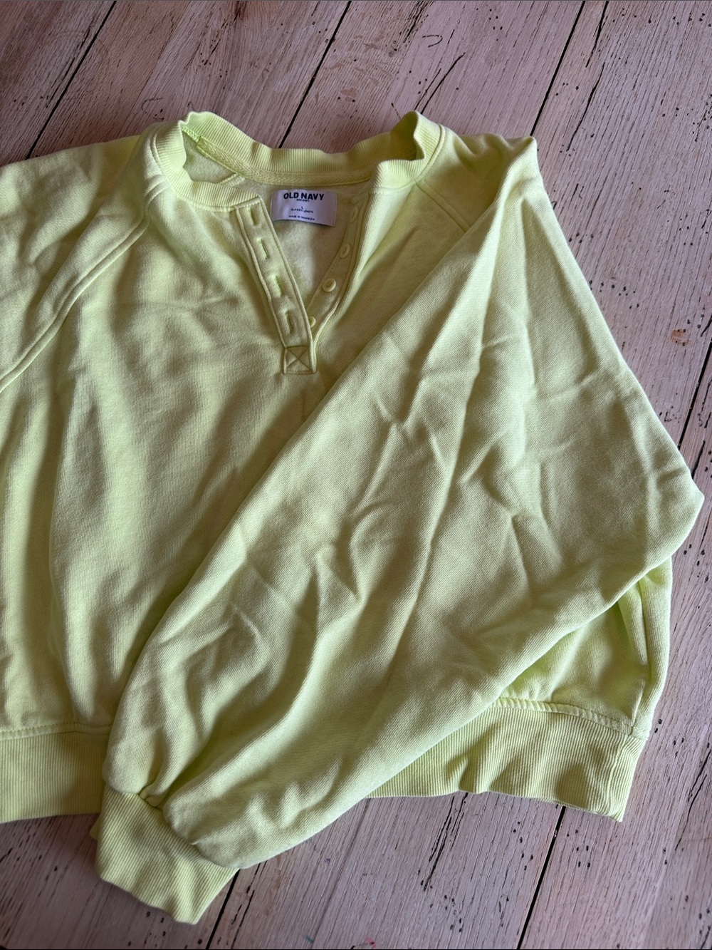 Old Navy Light Yellow Crewneck Sweater - Picture 3 of 4